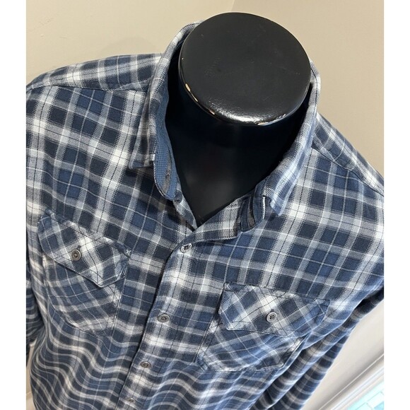 Kuhl Men's Flannel Shirt Size Medium Blue Plaid Long Sleeve Button-Up Outdoor - Picture 2 of 15